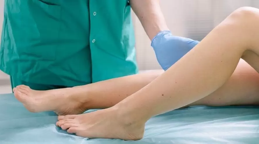 After the examination, the phlebologist will prescribe a modern method of treating varicose veins in the legs. 